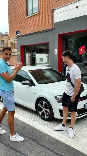 Entrega del Golf GTI de Alejandro